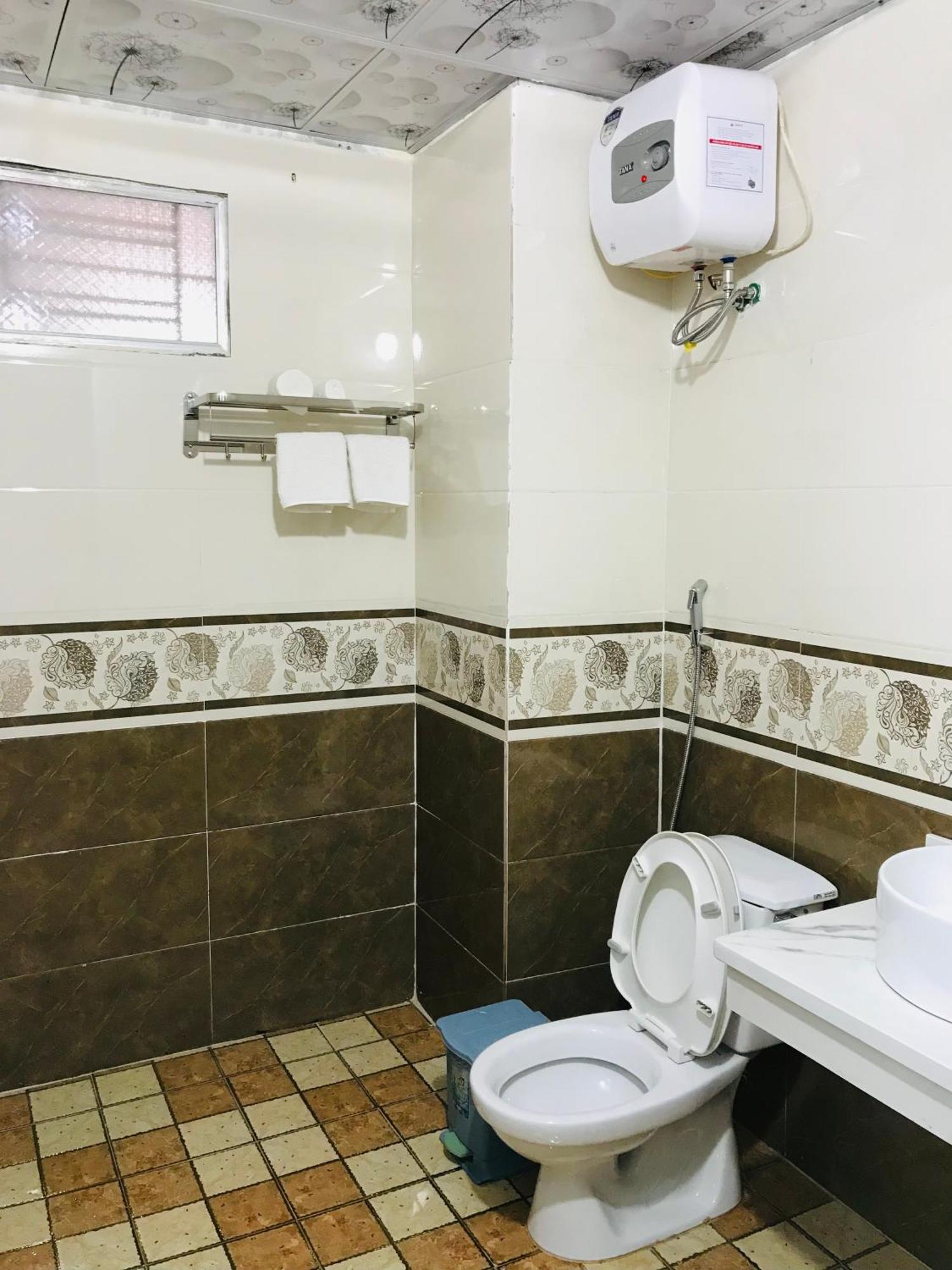 באק הא Anh Anh Hotel מראה חיצוני תמונה